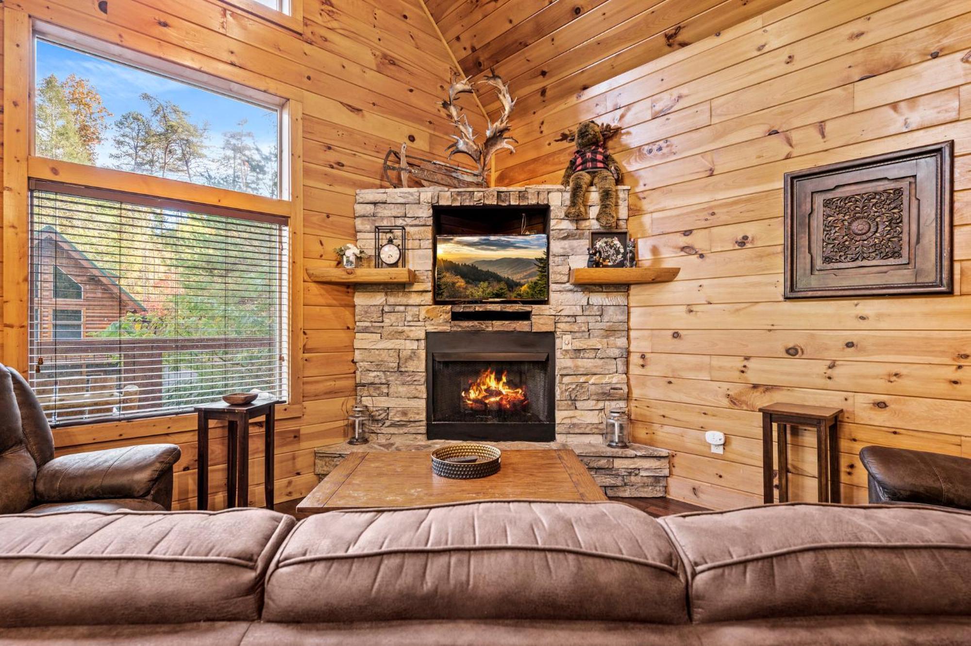 Relaxation Retreat - Pickleball Cabin - Wi-Fi, Fire Pit With Bar, Ev, Game Room, Hot Tub, Pool Access - Mins To Pf Sevierville Exterior photo