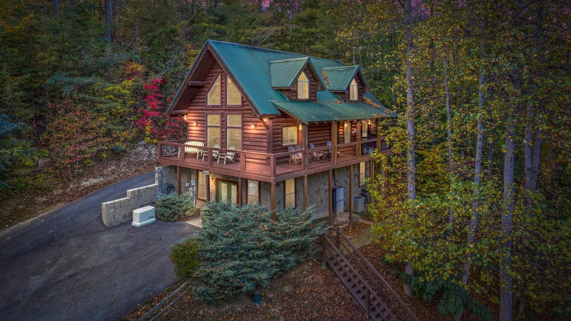 Relaxation Retreat - Pickleball Cabin - Wi-Fi, Fire Pit With Bar, Ev, Game Room, Hot Tub, Pool Access - Mins To Pf Sevierville Exterior photo
