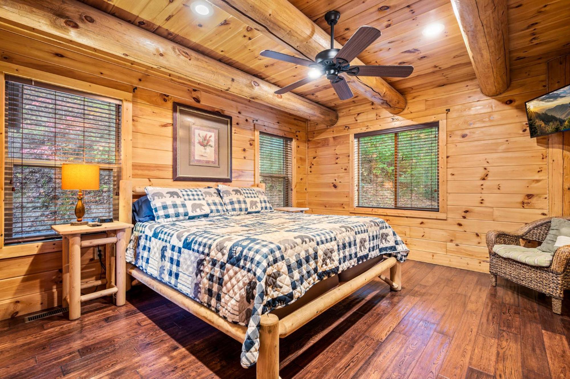 Relaxation Retreat - Pickleball Cabin - Wi-Fi, Fire Pit With Bar, Ev, Game Room, Hot Tub, Pool Access - Mins To Pf Sevierville Exterior photo