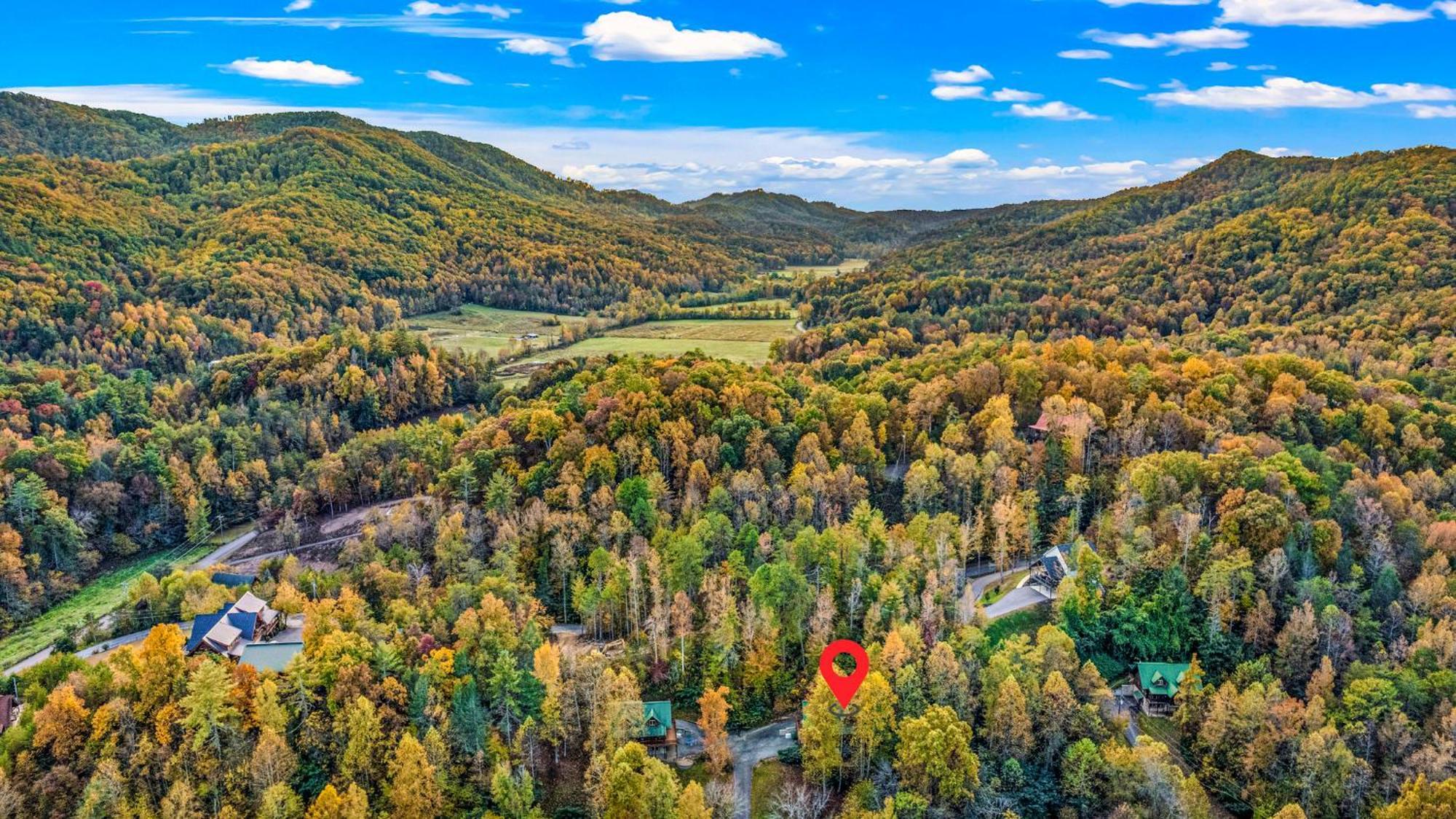 Relaxation Retreat - Pickleball Cabin - Wi-Fi, Fire Pit With Bar, Ev, Game Room, Hot Tub, Pool Access - Mins To Pf Sevierville Exterior photo