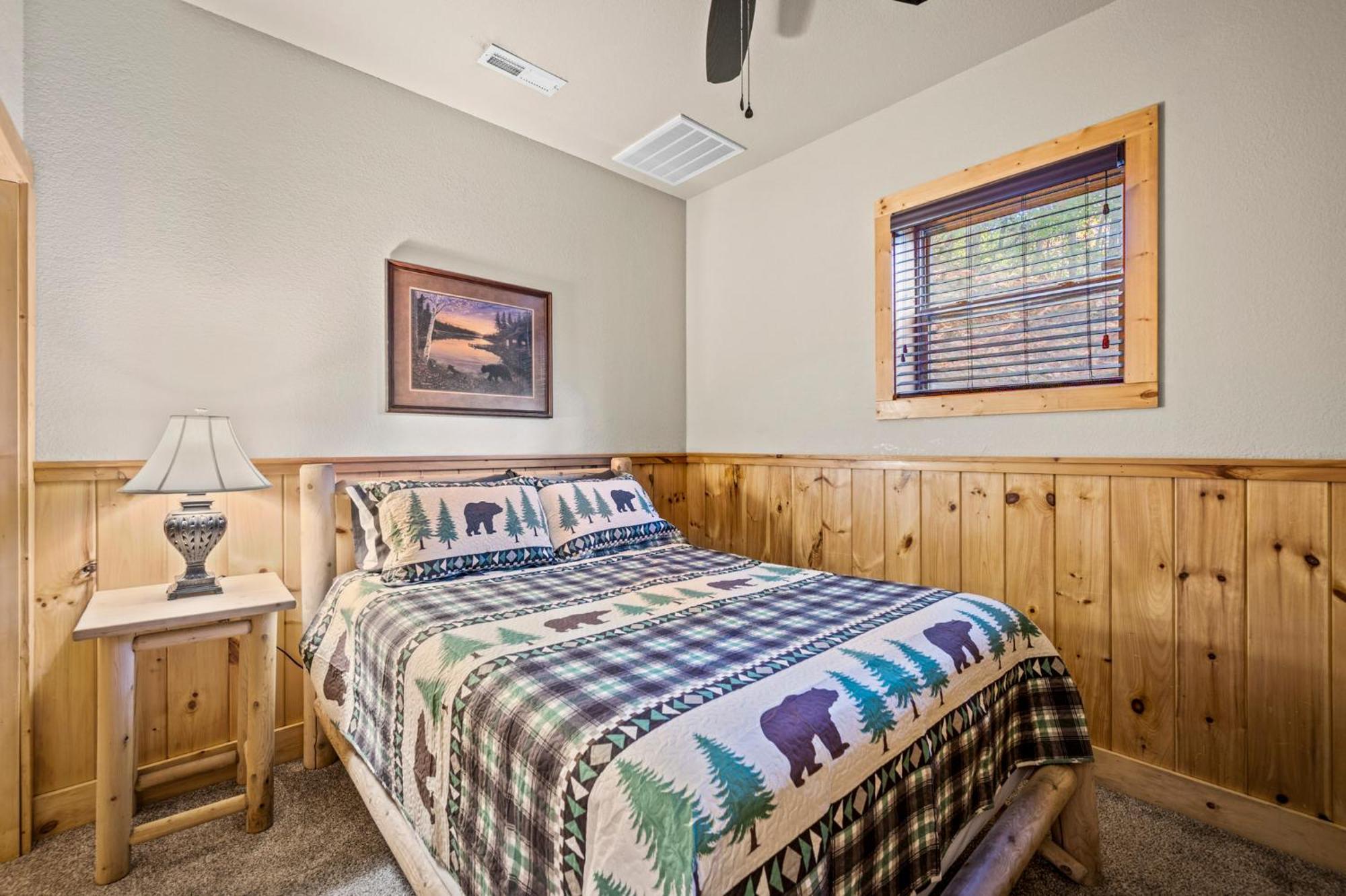 Relaxation Retreat - Pickleball Cabin - Wi-Fi, Fire Pit With Bar, Ev, Game Room, Hot Tub, Pool Access - Mins To Pf Sevierville Exterior photo